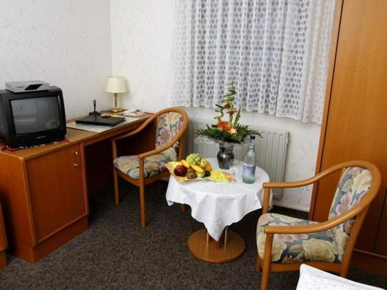 Hotel Restaurant Pempel Großalmerode Buitenkant foto